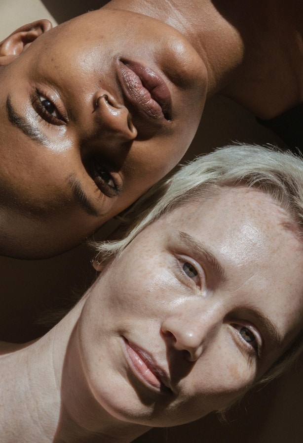 Visage de deux femme brune et blonde botox medecine esthetique | Dr Aimard Lyon